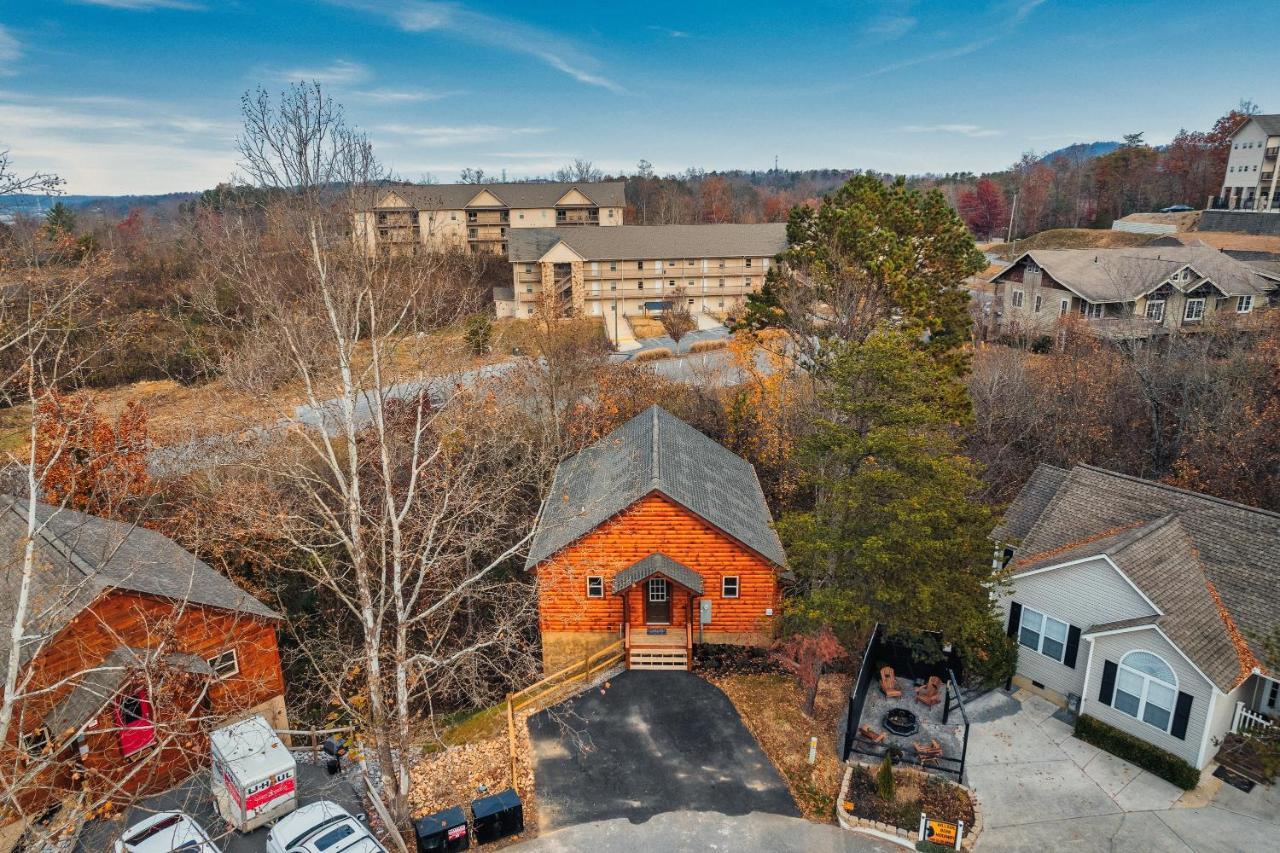 Mountains R Calling, Cozy Hideaway, King Beds, Hot-Tub, Arcade, Ev Ready Pigeon Forge Bagian luar foto